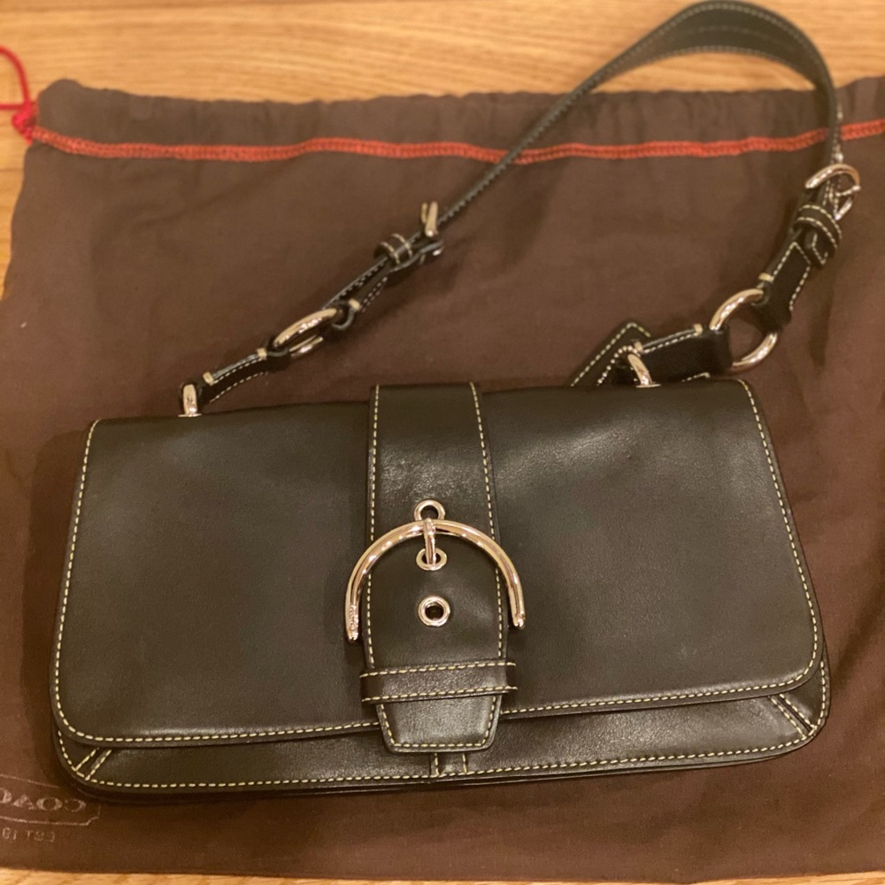 **Designer**Coach Leather Purse